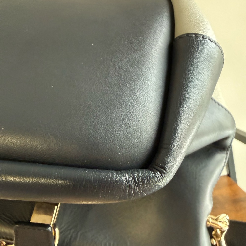 Chloe Baylee Bicolor Leather Two way Hand Bag - Picture 15 of 16